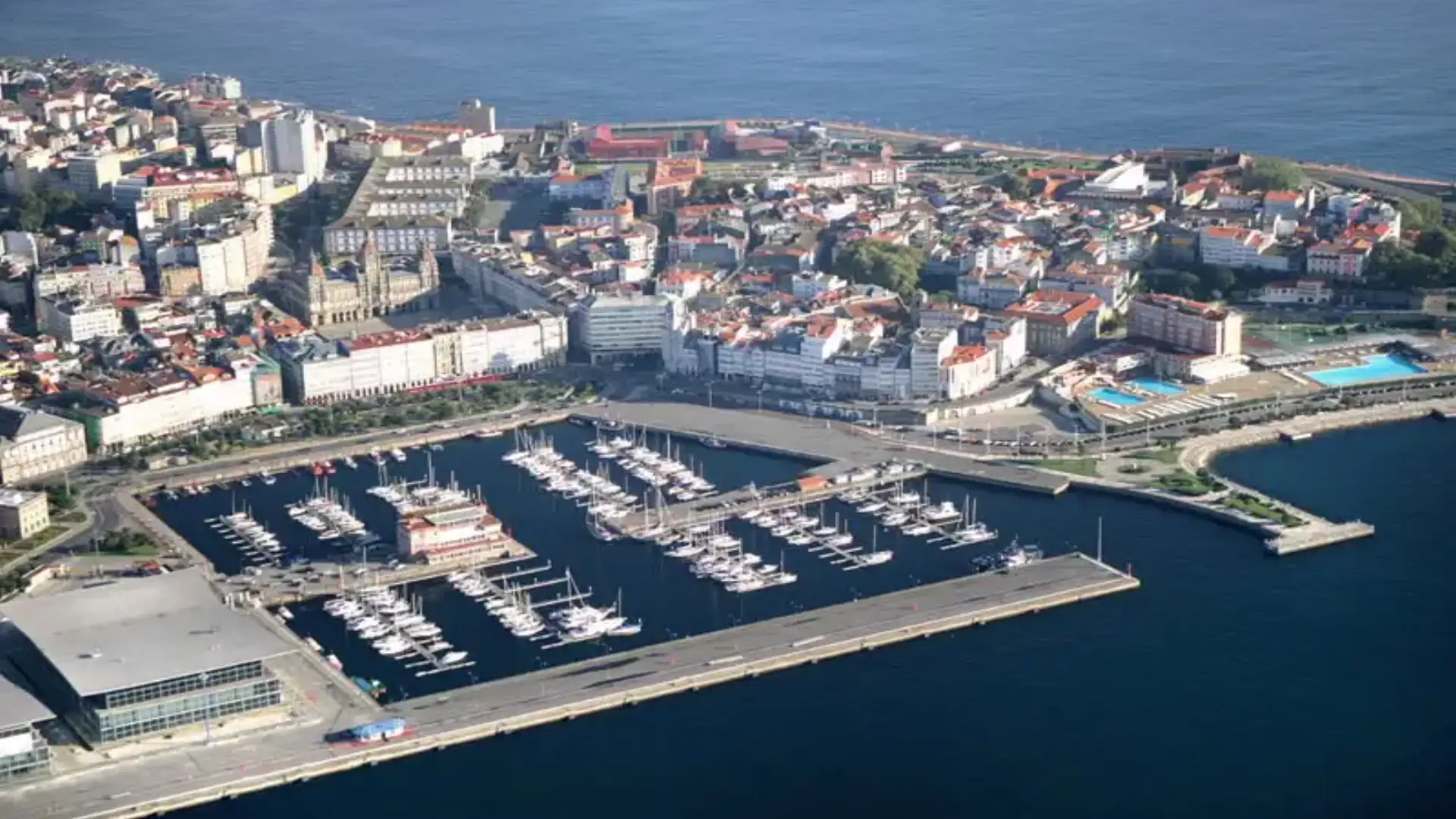 Marina Real, the comfort of a great marina in La Coruña.