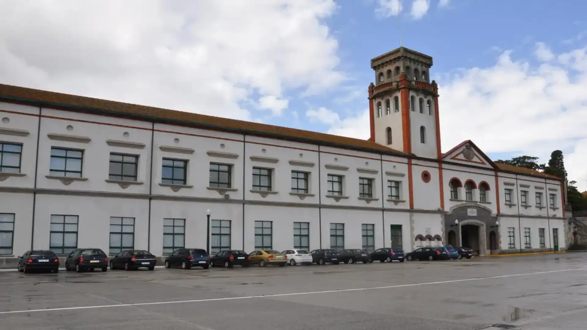 The University Defense Centre of the Marin Naval School.