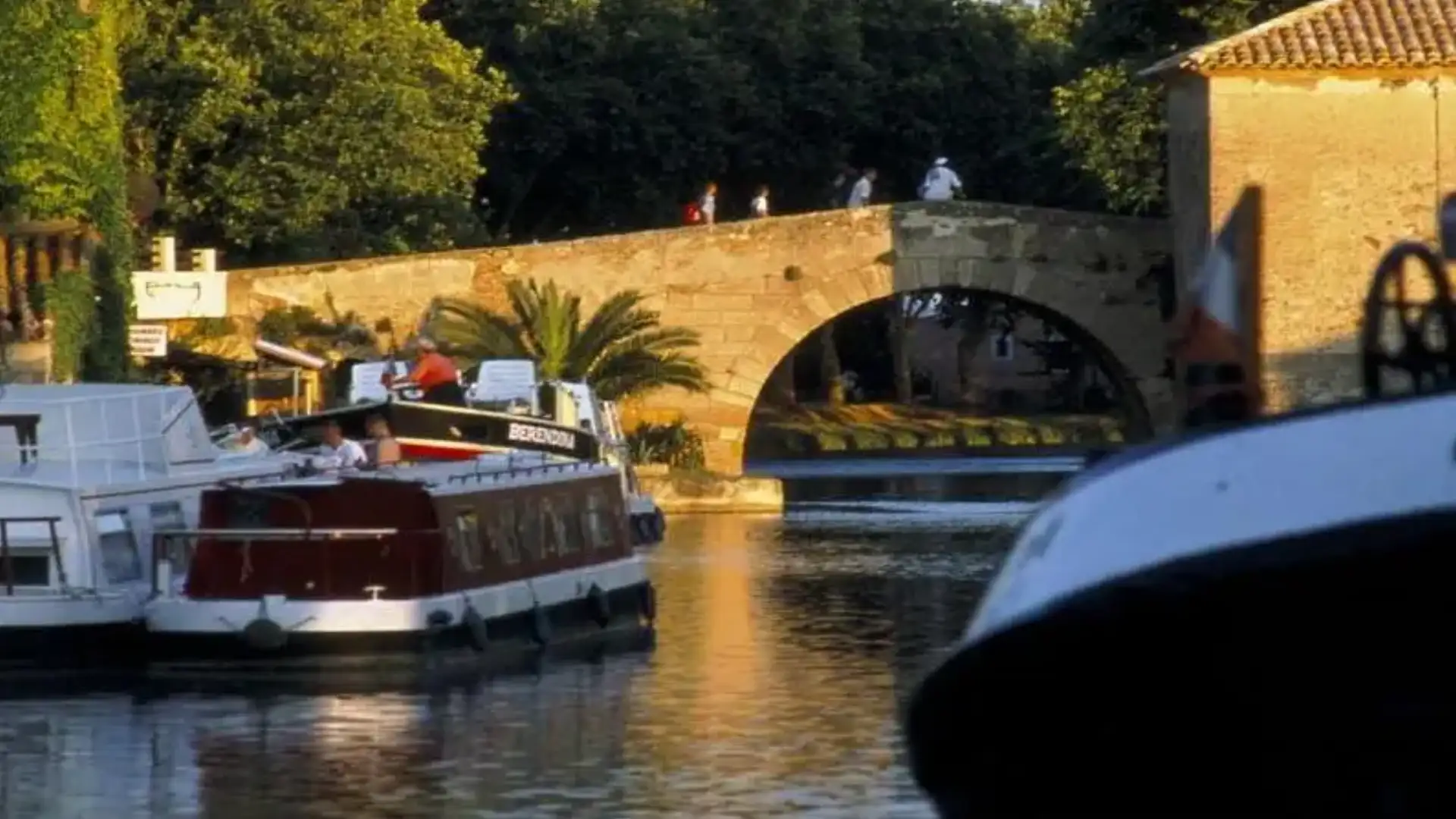 The difference in river navigation, by France at five knots.