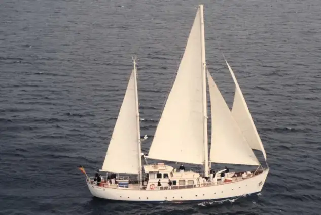 En 1942 el "Urania" por el que fuera Yate Real "Giralda".