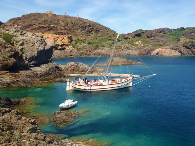 El entorno de Cadaques ofrece unas calas paradisíacas (Archivo Turismo Cadaqués)