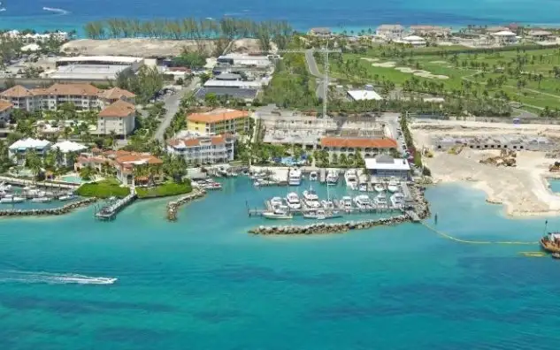 En la web de Marina.com hay una completa información de las Marinas de la Bahamas. En la imagen la Paradise Harbour Club (Foto archivo Marinas.com)
