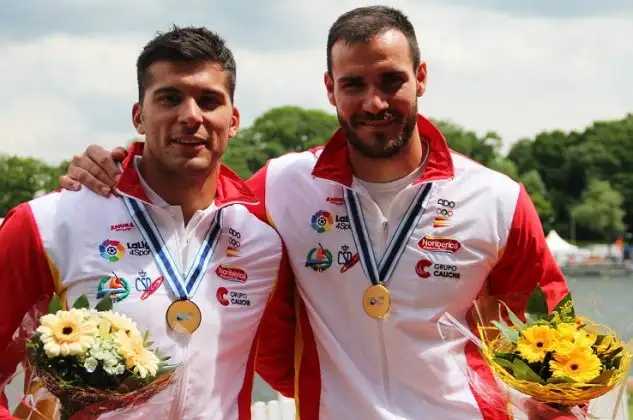 Cravitto y Toro oro en Duisburgo en K2 200 metros,..., huelen a medalla en Río.
