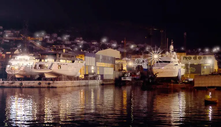 Nodosa, al margen de otro tipo de sectores como pesca, remolcadores, dragas, offshore, pasaje, etc, es especialista también en este tipo de buques se servicios portuarios, no en vano realiza actuaciones de reparación y transformación en numerosos de ellos a lo largo del año.