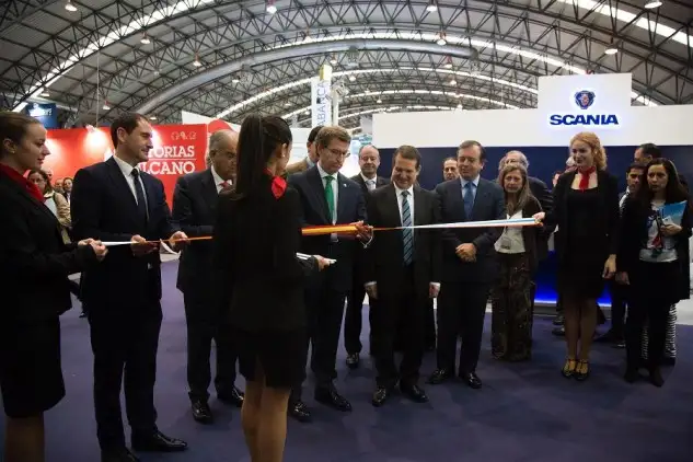 La cita, que alcanza diez años de trabajo para hacer de Vigo la capital internacional del naval, abrió sus puertas esta mañana 