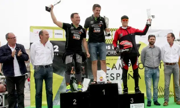 El podio de GP1 dominado por los pilotos vascos.