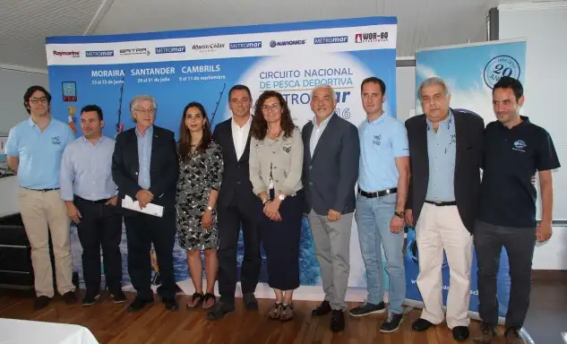 En Cambrils una auténtica piña el Comité Organizador. Instituciones, patrocinadores, club y federación.