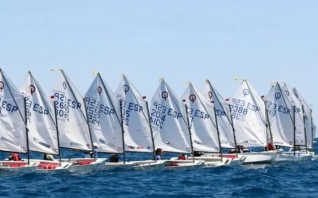 En Port Balís el Comité de Regatas de 10 points (Pep Portas).