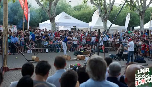 Sevilla tuvo como siempre un color especial,..., en esta ocasión vasco.