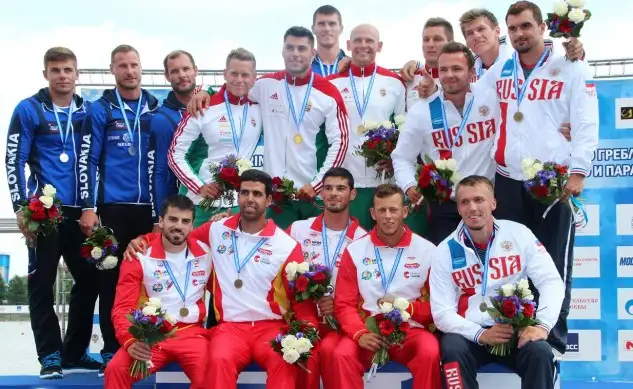 España suma su primera medalla en los Campeonatos de Europa de Moscú en la final de K4 500 metros masculino. El K4 español con Paco Cubelos como marca y con Roi Rodríguez, Albert Martí y Diego Cosgaya firmó un crono de 1:21.228 que les lleva al tercer escalón del podio que compartirán con Rusia. La medalla de plata para Eslovaquia 1:20.560 y la victoria y medalla de oro para Hungría con un crono de 1:19.760. 
