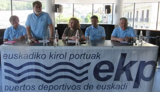 Edurne Egaña directora de EKP en la presentación de la "Euskal Kostaldeko Estrepodada", o sea la Regata Costa Vasca.