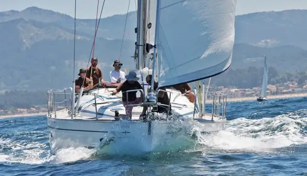 Unai Basurko tuvo que entrar en Leixóes por problemas en su "Pakea-Cadenote".