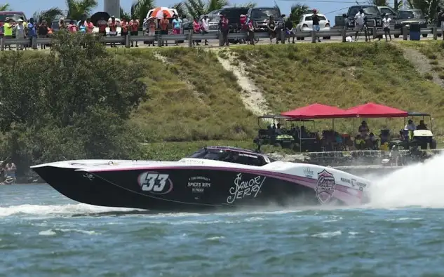 "Sailor Jerry" logró la cuiarta plaza en Superboat.