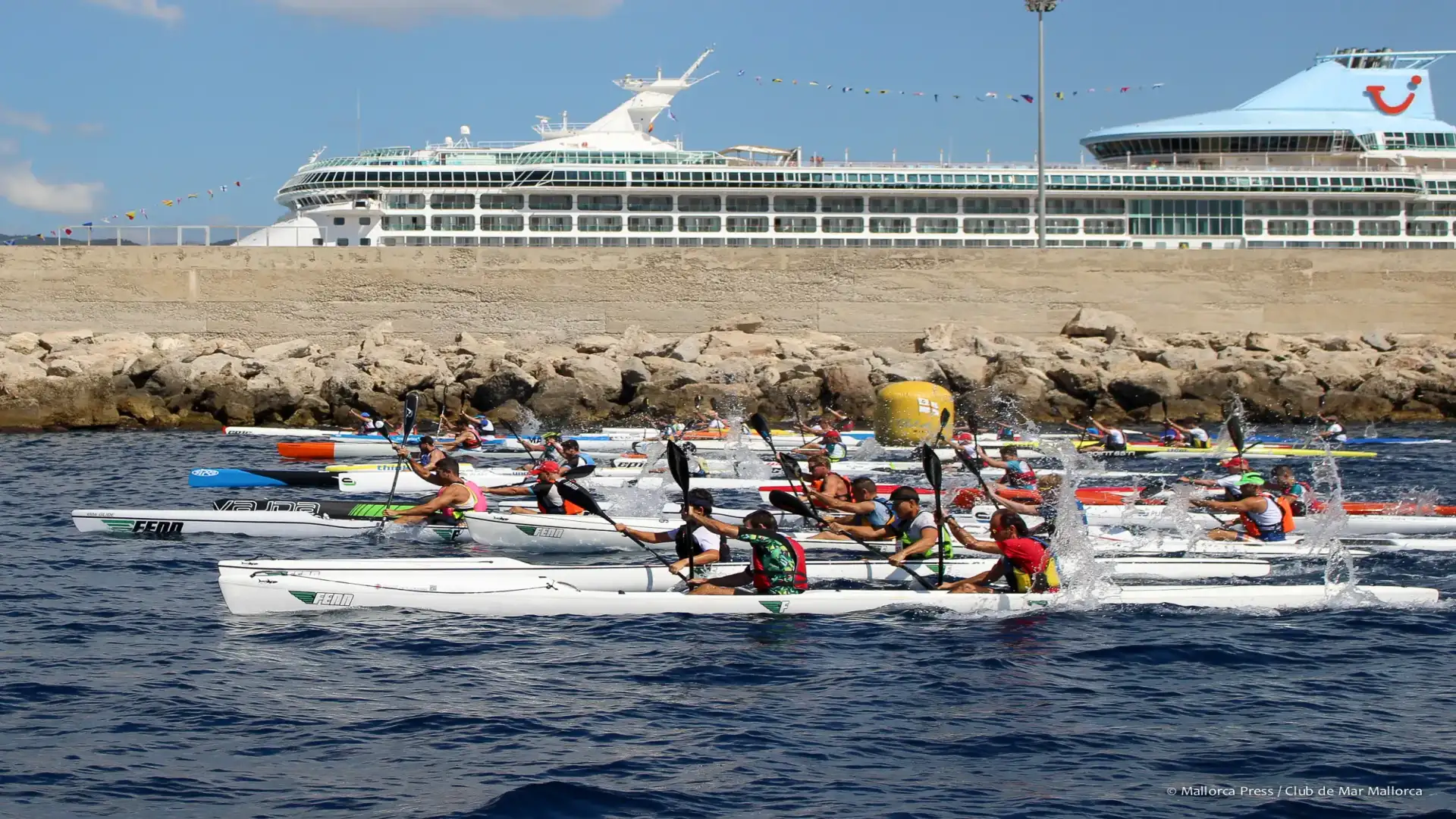 About a hundred palists participate in the Second Sea Club of Piragüismo