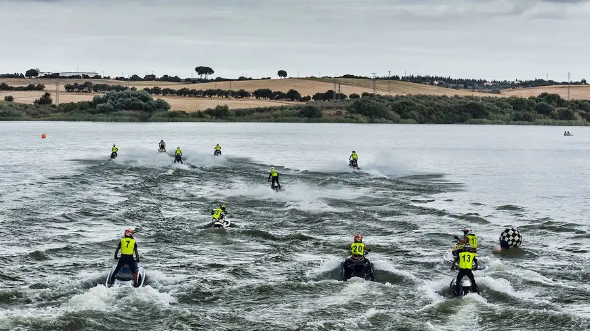 En el incomparable Embalse de Arcos de la Frontera resultó un éxito la cita.