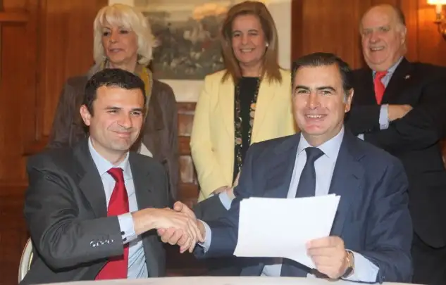 Alejandro Aznar en la firma del Convenio de Colaboración “Provincia de Cádiz. Plataforma Logística Sur de Europa”