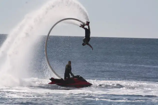 El Flyboard es una de las últimas modalidades en incorporarse al mundo náutico.