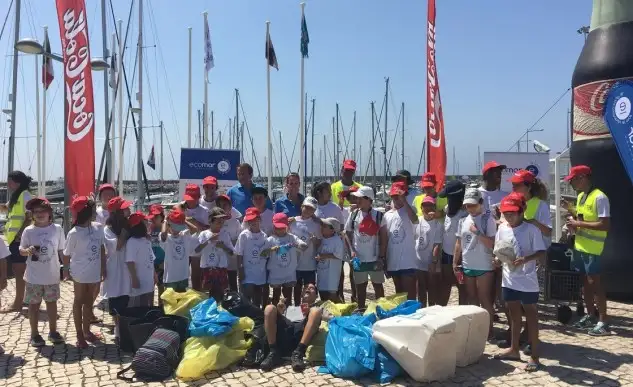 - La zona de la limpieza correspondió al espigón oeste de la Marina, lindando con la playa de Santa Amaro de Oeiras, en el estuario del Tajo - Con esta acción comienza el programa Círculo Ibérico de Medio Ambiente, que trata de abarcar todos los más kilómetros posibles de la Península Ibérica