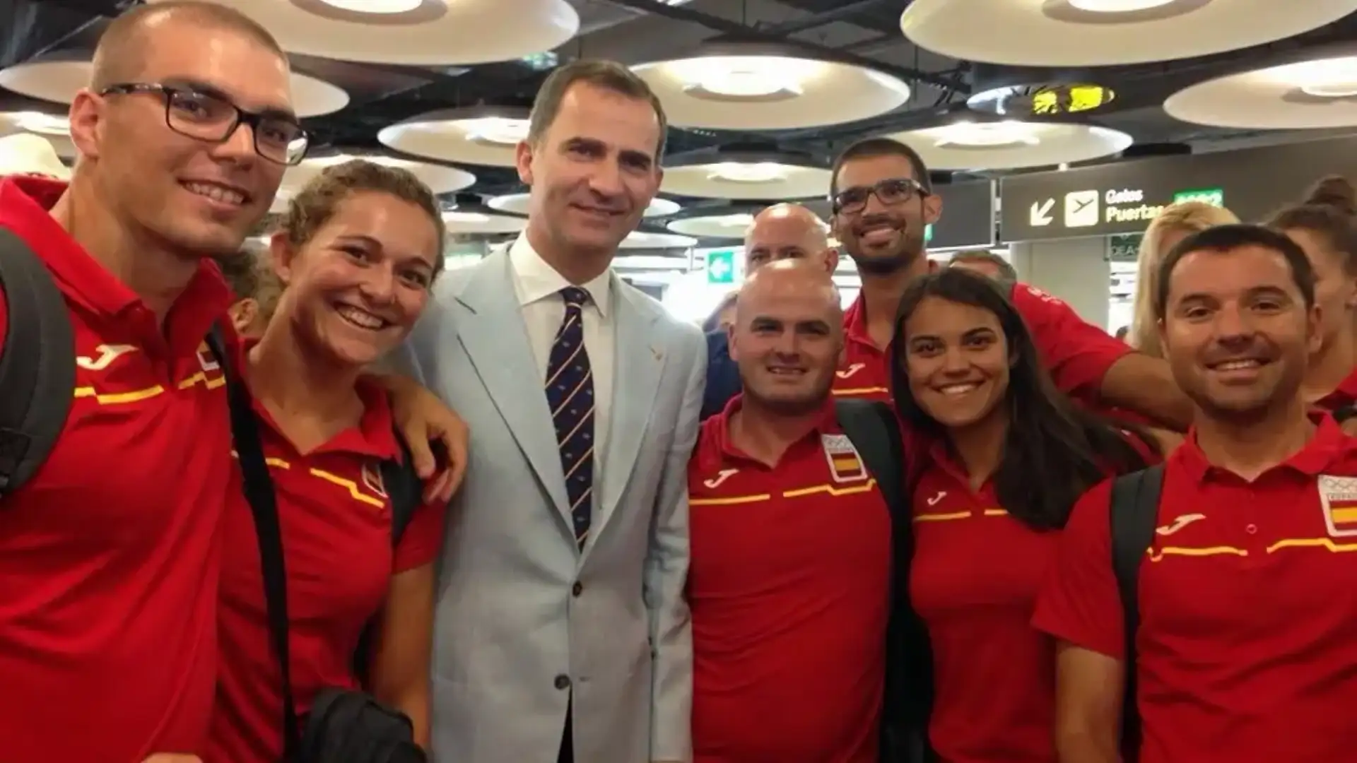 Don Felipe fired the Olympic rowing team at Adolfo Suarez Airport