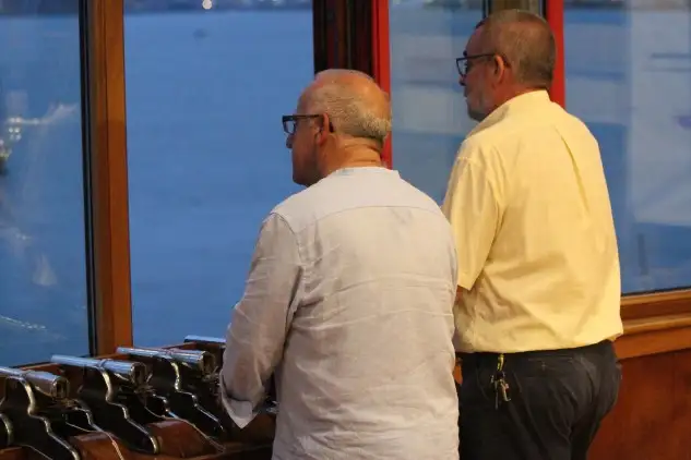 Jesús Garay y el Gerente del Marítimo José Luis Muñiz, dando el cañonazo de salida (Pedro Seoane)