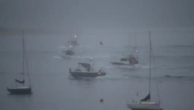 Niebla y lluvia a primera hora de la mañana de hoy en Santander (Pedro Seoane)