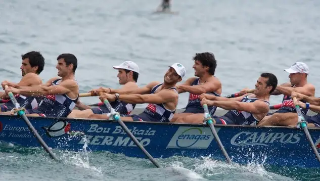 Los bermeotarras de "Urdaibai Avia" le han dado a la Liga San Miguel un plus de emoción (Maider Celada)