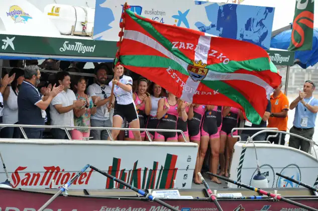 Zarautz última estación para la Liga Euskotren, de traineras femeninas