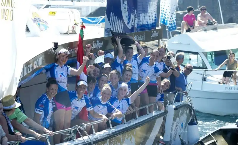 Punto y final para la Liga Euskotren: el oro para San Juan Iberdrola con 30 puntos, mientras que Hibaika Jamones Ancín ha sumado un total de 26 puntos y se hace con la plata. Orio Babyauto ha sido tercera con 15 en su casillero el bronce.