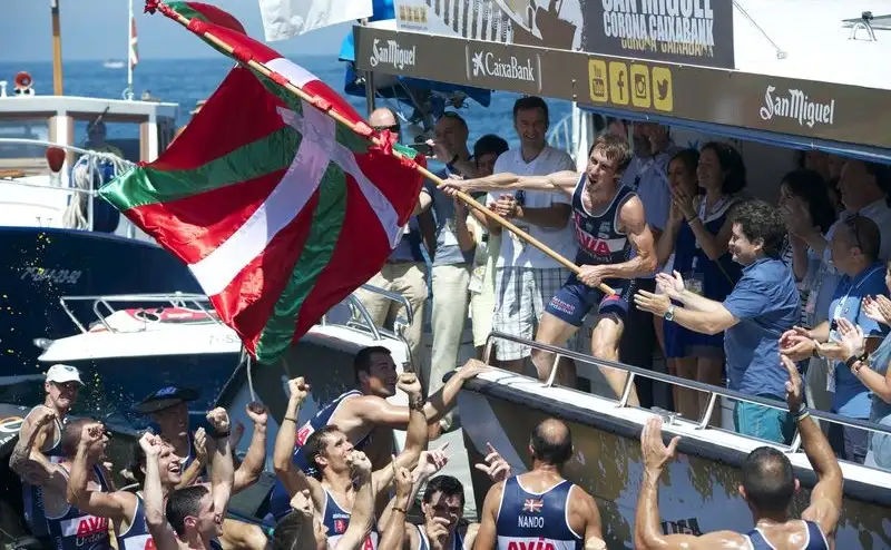 "Urdaibai Avia" también gana el segundo acto de Zarautz y se pone a un punto de "NT2 Hondarribia"