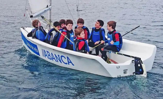 La labor de Abanca en su apoyo a la vela, ha sido factor determinante en la decisión de los Premios Nacionales de Vela Terras Gauda, que cada año se otorgan en el Monte Real Club de Yates de Baiona (Foto Carlos Rúa).