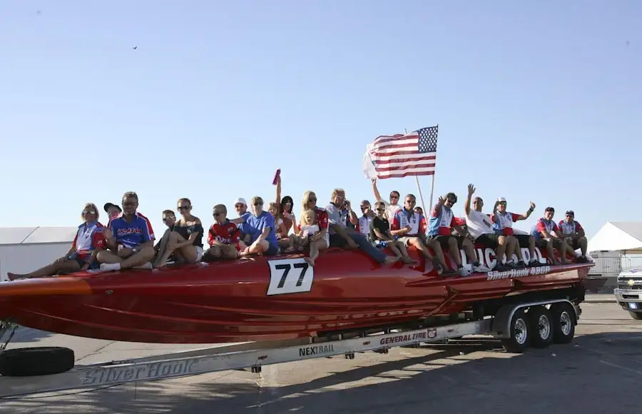 El "Lucas oil Silverhook" que marcha segundo en la clasificación de Superboat Unlimited