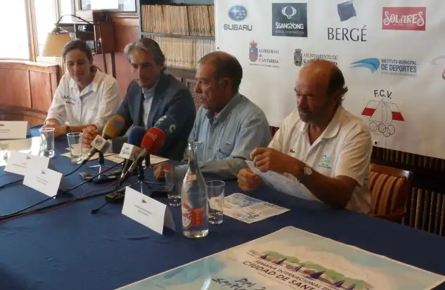 Berta Betanzos y Toño Gorostegui acompañaron a Alcalde y Vicepresidente del Marítimo en la puesta de largo de la Semana