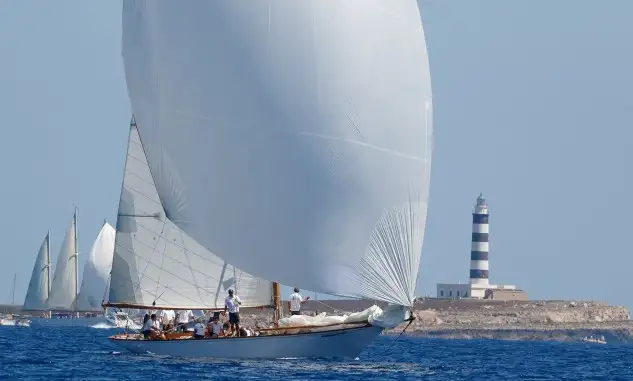 El Rowdy de 1916 luchará por el triunfo en aguas menorquinas. Foto: Martínez Studio