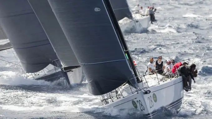 El ambiente ante el 50 aniversario de Swan ha dejado pequeña la participación de 94 barcos en la última edición