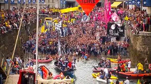 En la categoría femenina, cada día más consolidada, sobresalen las embarcaciones guipuzcoanas, seis de ocho, e Hibaika, San Juan y Orio son claras aspirantes al triunfo final (eitb.eus)