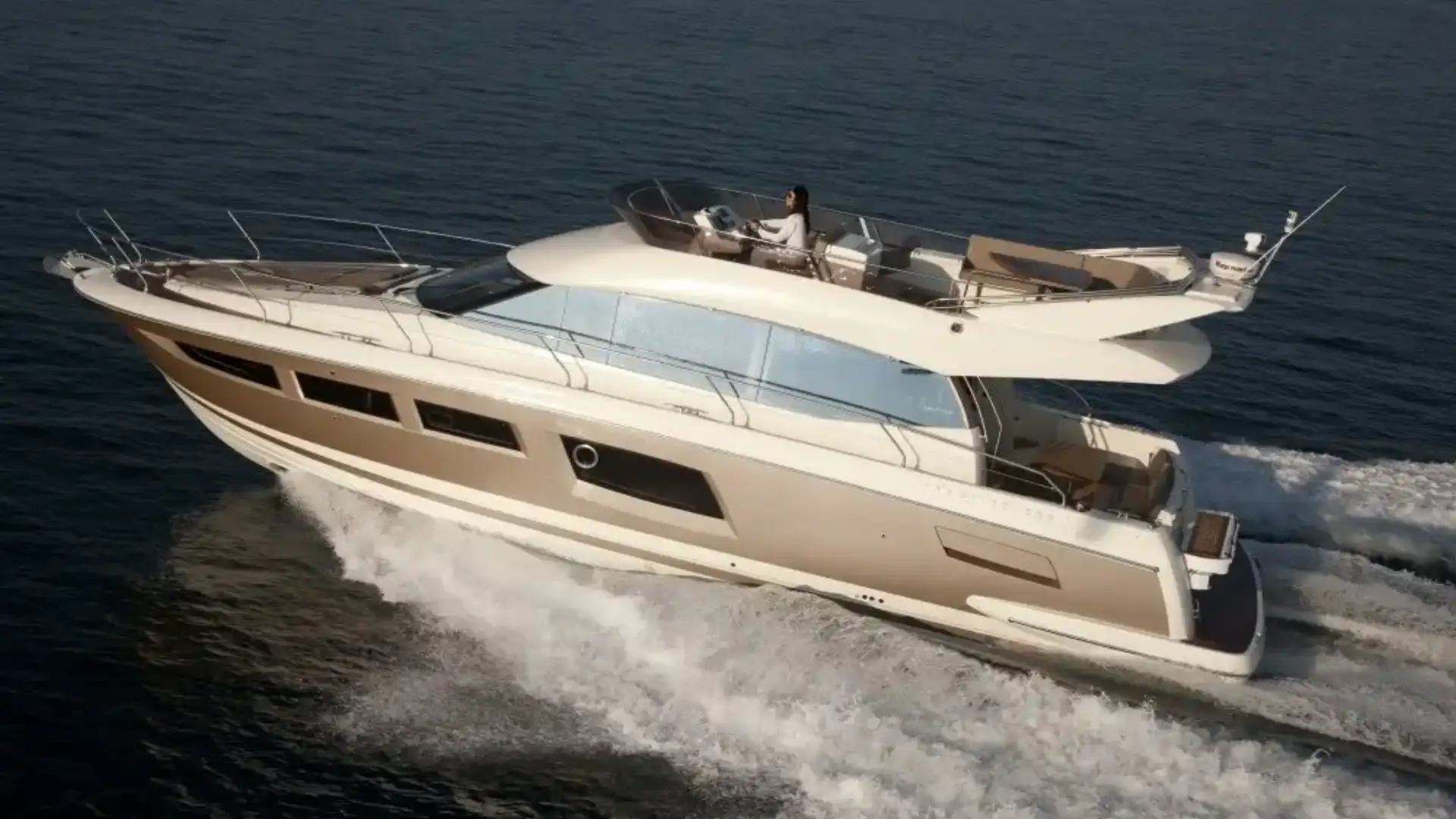 Jeanneau presents in Valencia: Cap Camarat 6.5BR, Prestige 630 and Merry Fisher 895