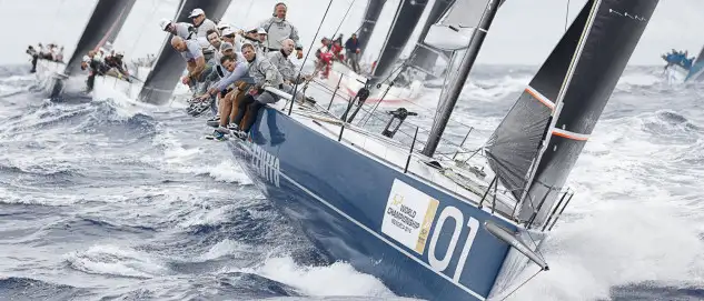 El Azzurra intentará hasta el final ganar el Mundial de TP52. Foto: Martínez Studio