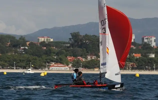 La pareja viguesa Antonio Pérez y Ana Santirso oro en vaurien