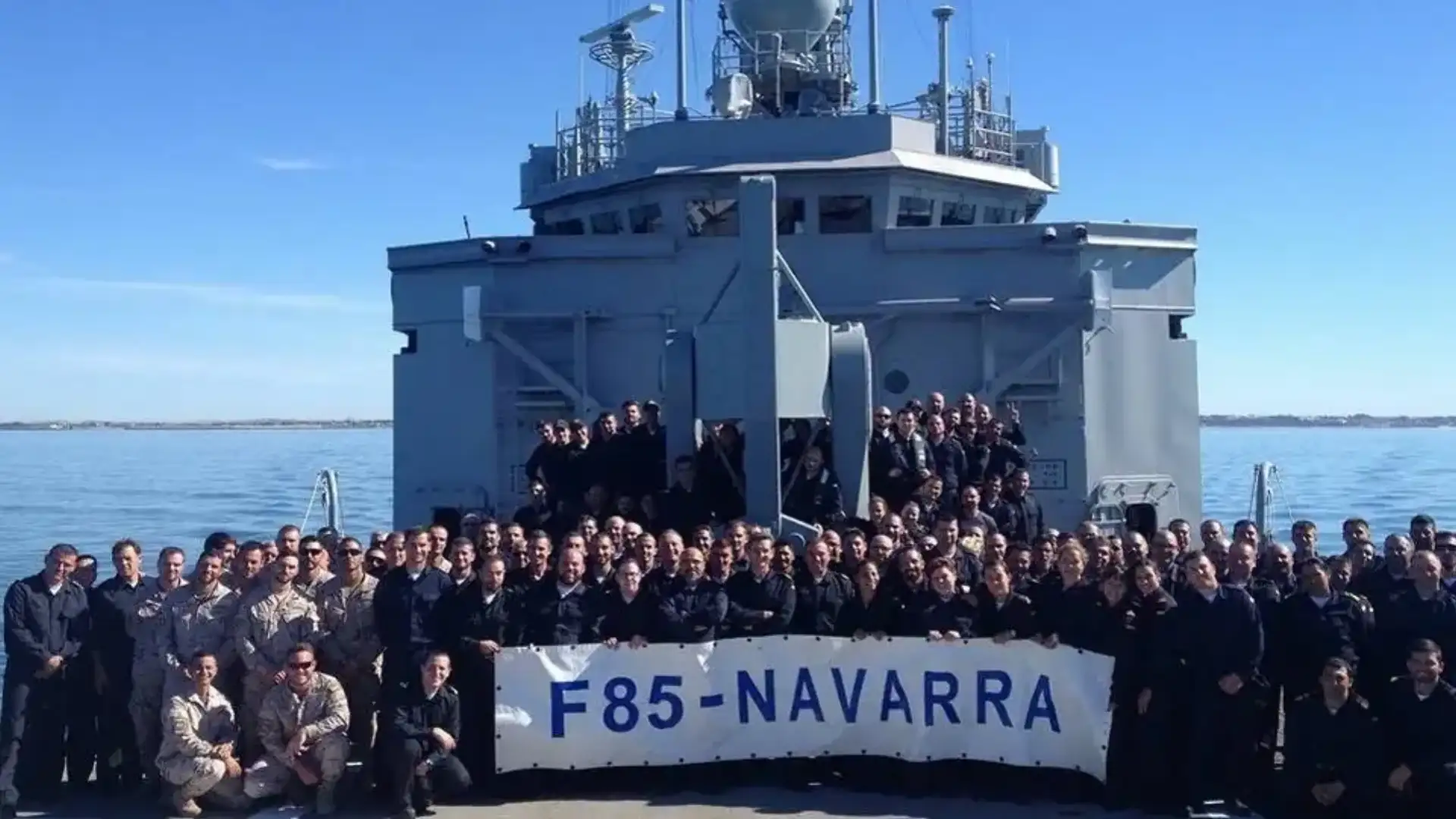The "Navarra" frigate sails to relieve "Queen Sofia" in Operation "Sophia"