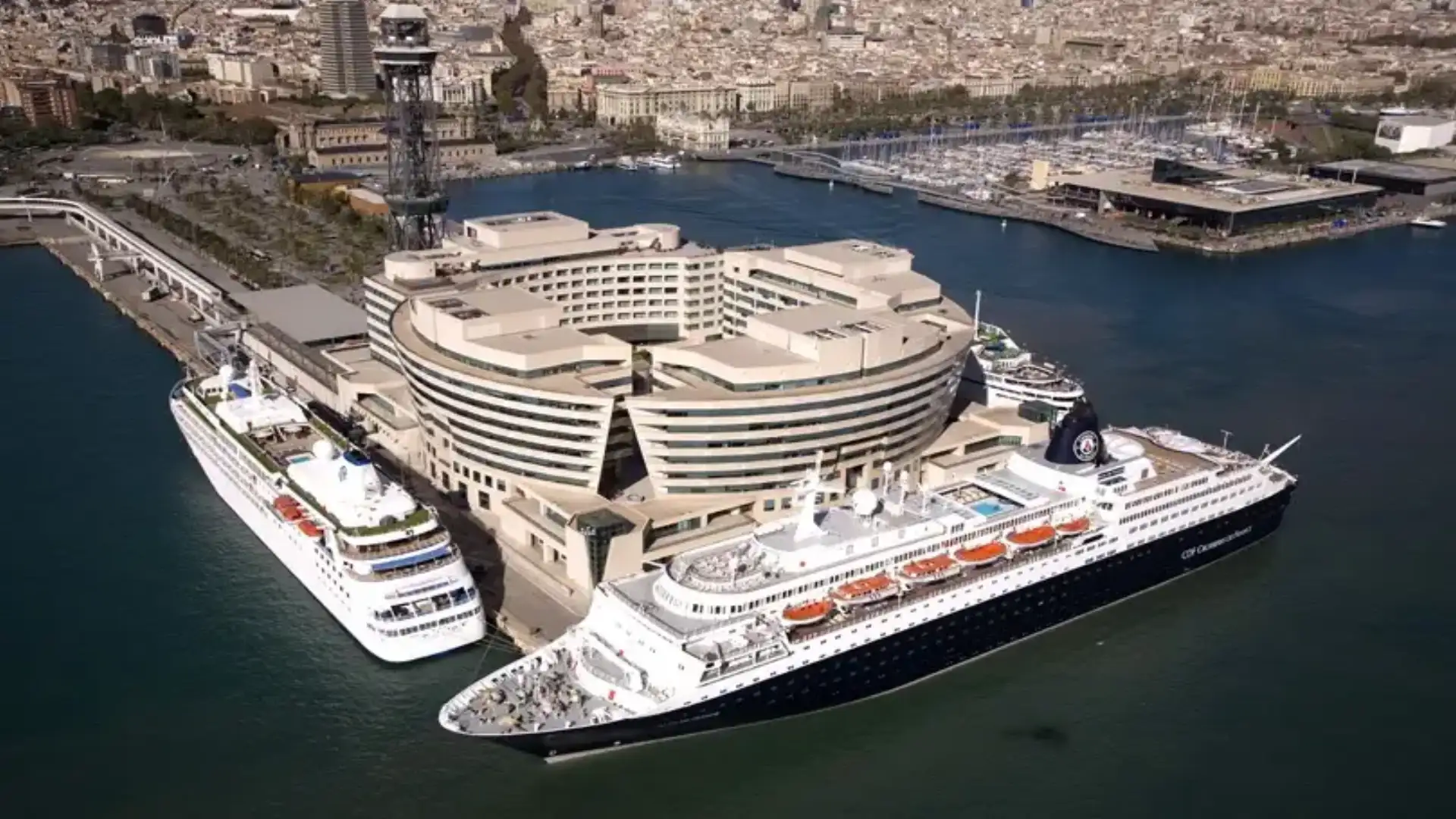 The Port of Barcelona is consolidated as the base port of cruises on board