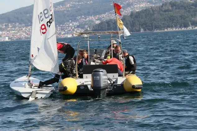 El relevo es el momento más complicado de las regatas de este tipo