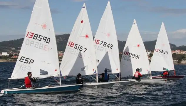 Son cinco horas de dura competición en la Ría de Vigo