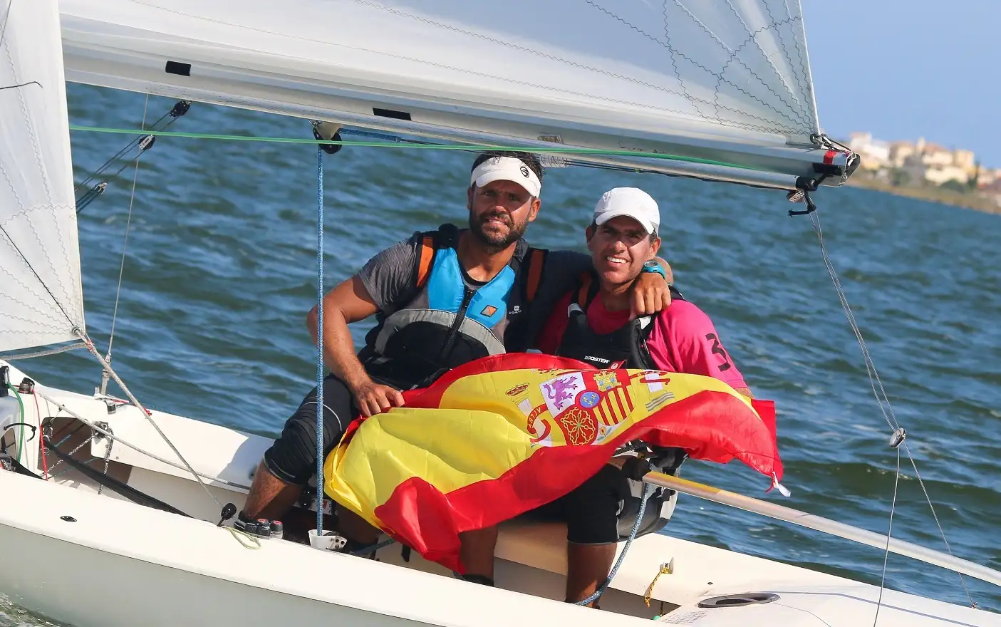 Los canarios.Gustavo y Rafael del Castillo se lleva a Gran Canaria el título europeo (Pep Portas)