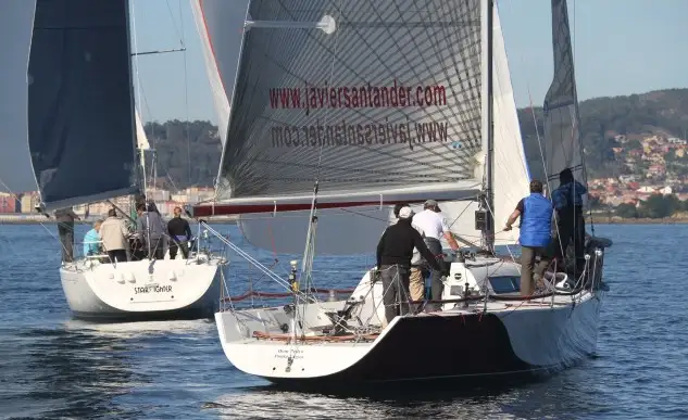 "Starfighter" y "Don Pedro" virando el Lousal en la Ría de Vigo