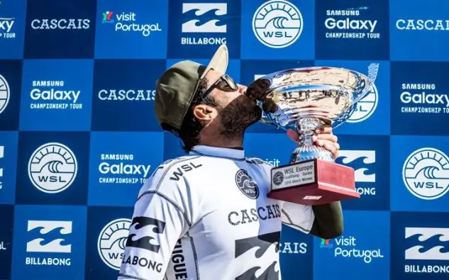 Jonathan González es el nuevo campeón de Europa de la World Surf League (Poullenot/WSL)