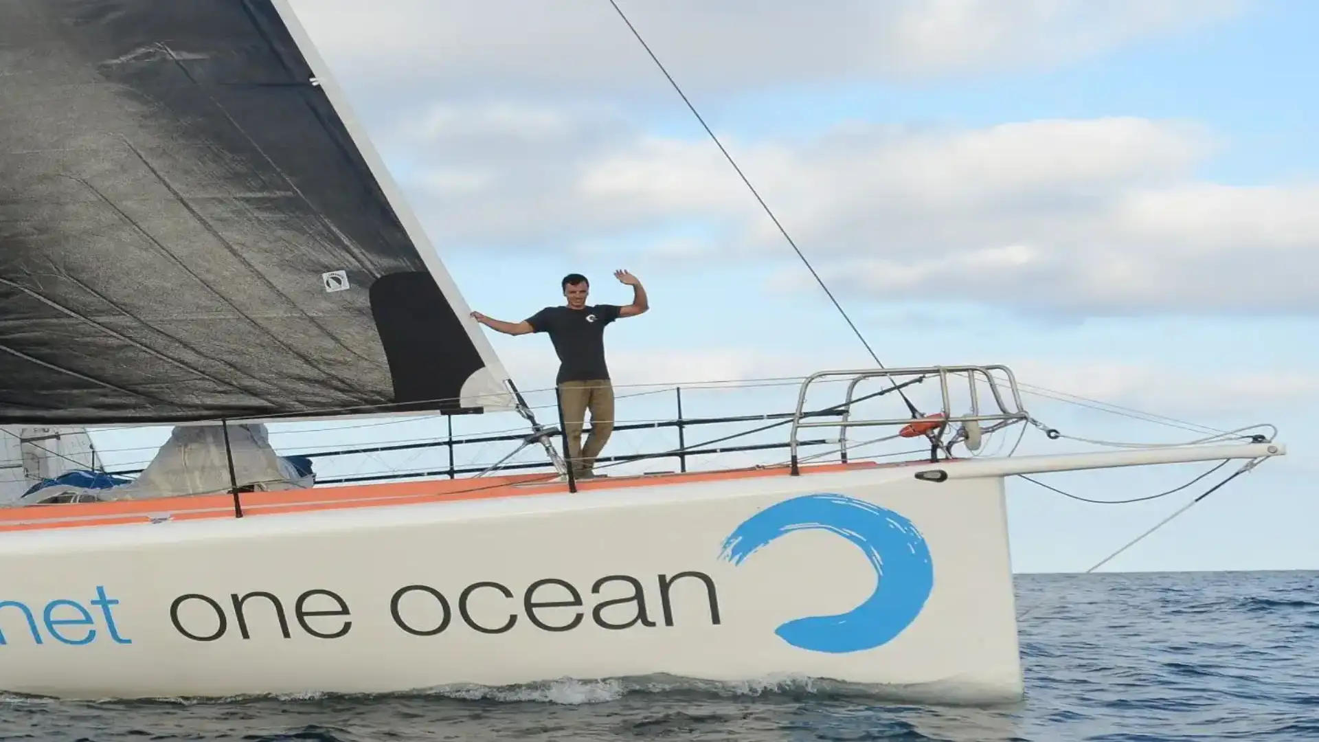 The One Planet, One Ocean of Didac Costa already sails to Les Sables dOlonne
