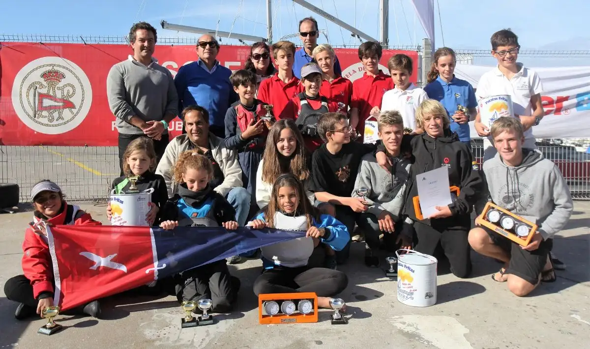 Grupo premiados Gijon Optimist Experience-Semana Abanca