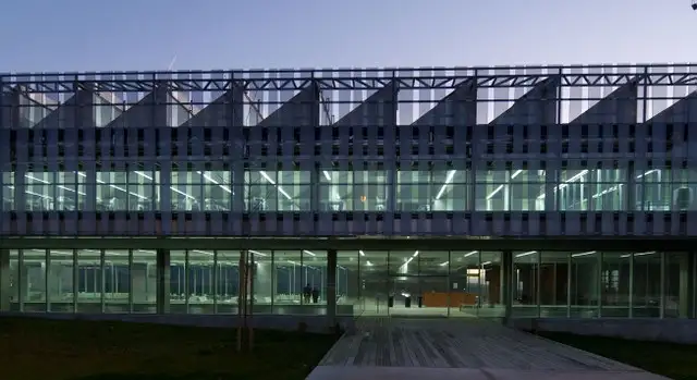 Todas aquellas personas que estén interesadas en la realización del curso deberán enviar el Formulario de inscripción al siguiente correo: comunicacion@energylab.es 