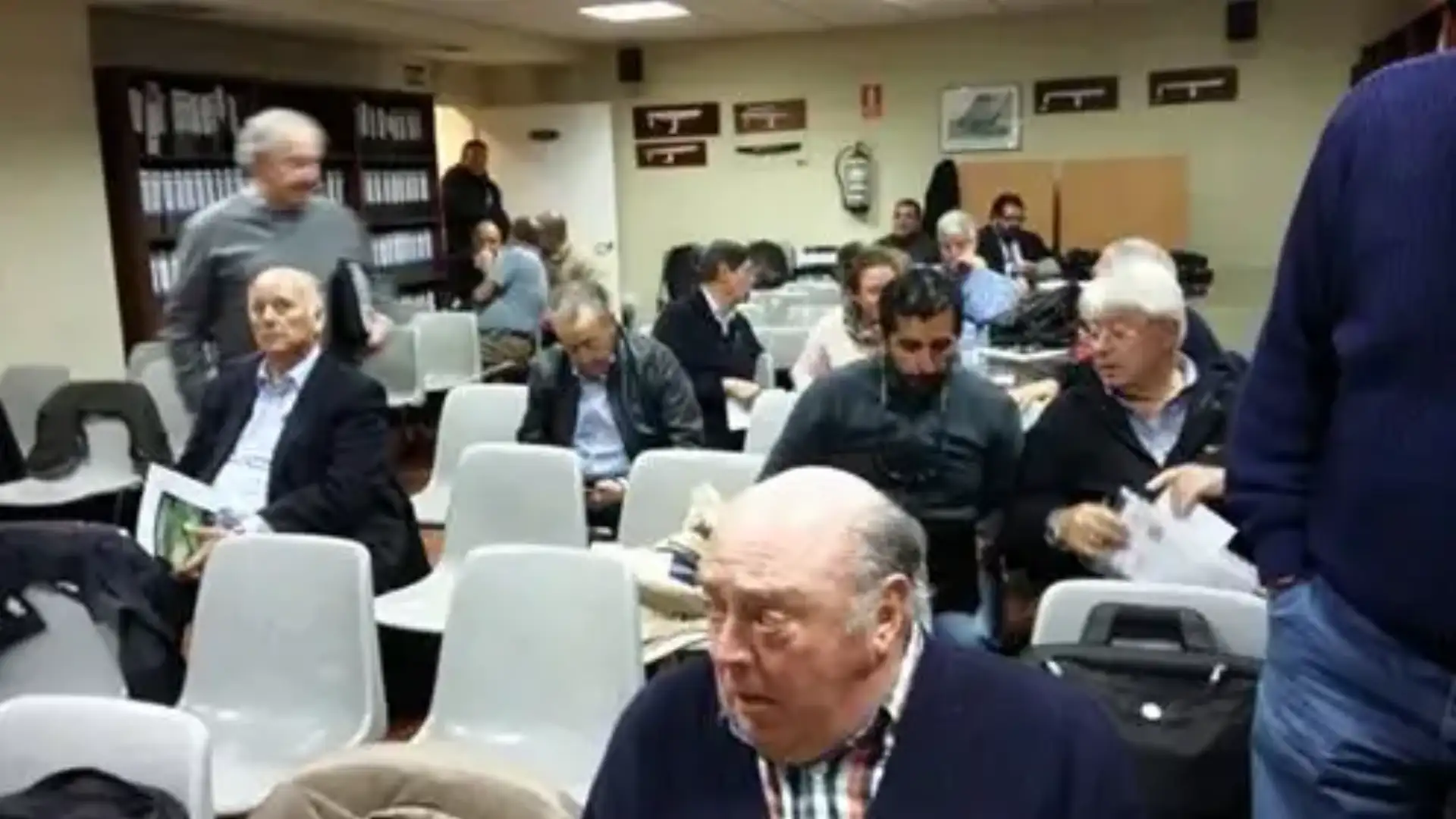 The Spanish candle looks forward to the call for new elections