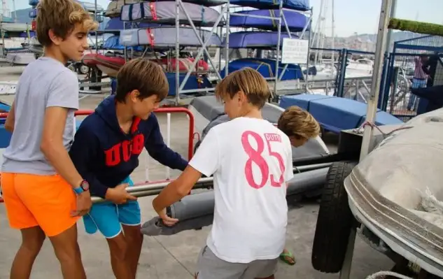 El mejor Meeting Internacional Ciudad de Vigo de Optimist, bajo la organización del Real Club Náutico de Vigo, se disputa en la ría desde este sábado al lunes (Pep Portas)